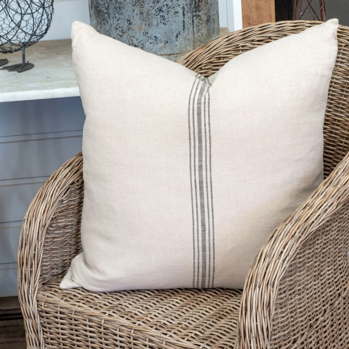 Bien Cushion Cover - black - Image 3