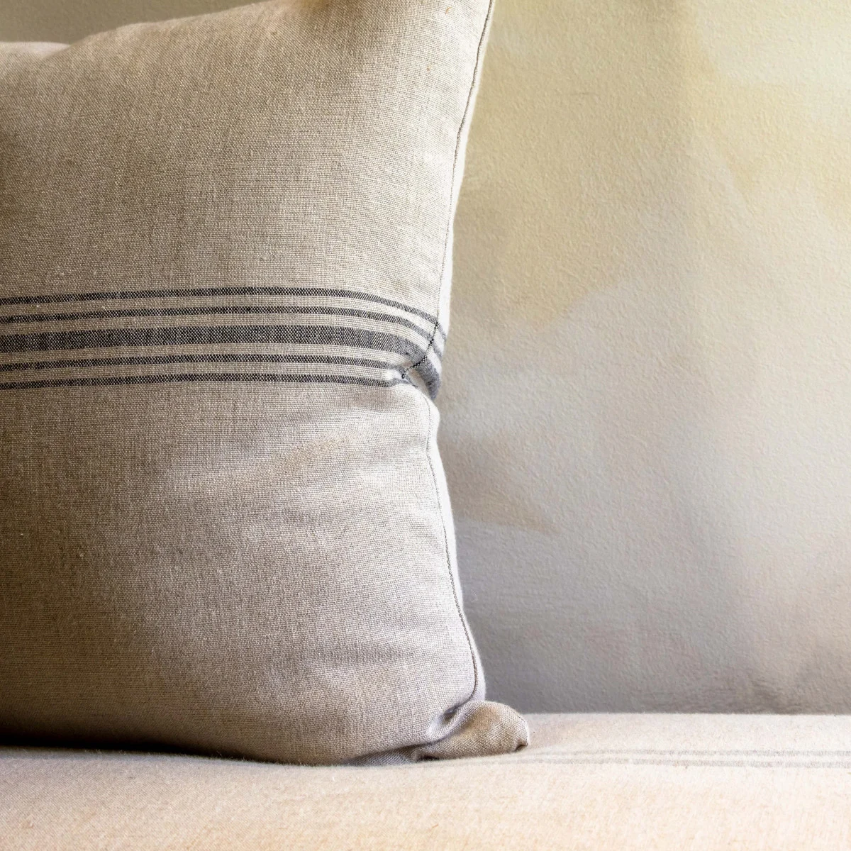 Favorite Cushion Cover - black - Image 3