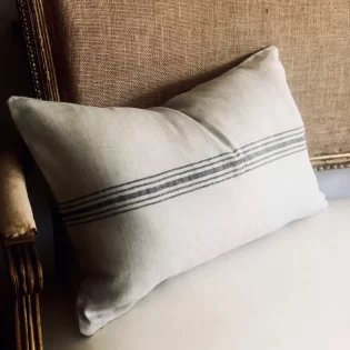 Favorite Cushion Cover - black